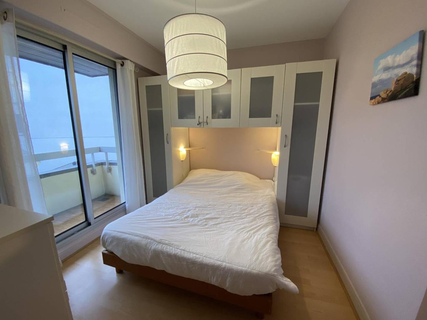 Appartement Rénové Situé De Trestraou à - Réf 857 Perros-Guirec