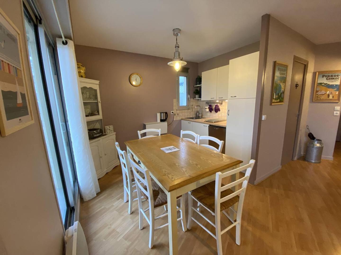 Appartement Rénové Situé De Trestraou à - Réf 857 Perros-Guirec